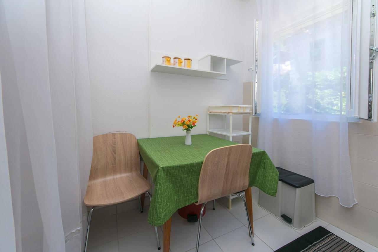 Apartments by the sea Brist, Makarska - 15714 Podaca Bagian luar foto