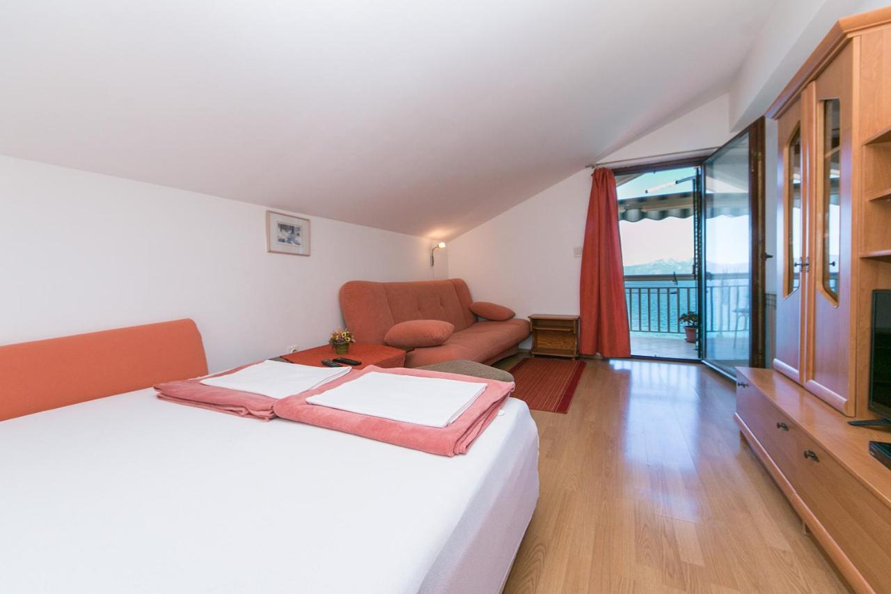 Apartments by the sea Brist, Makarska - 15714 Podaca Bagian luar foto
